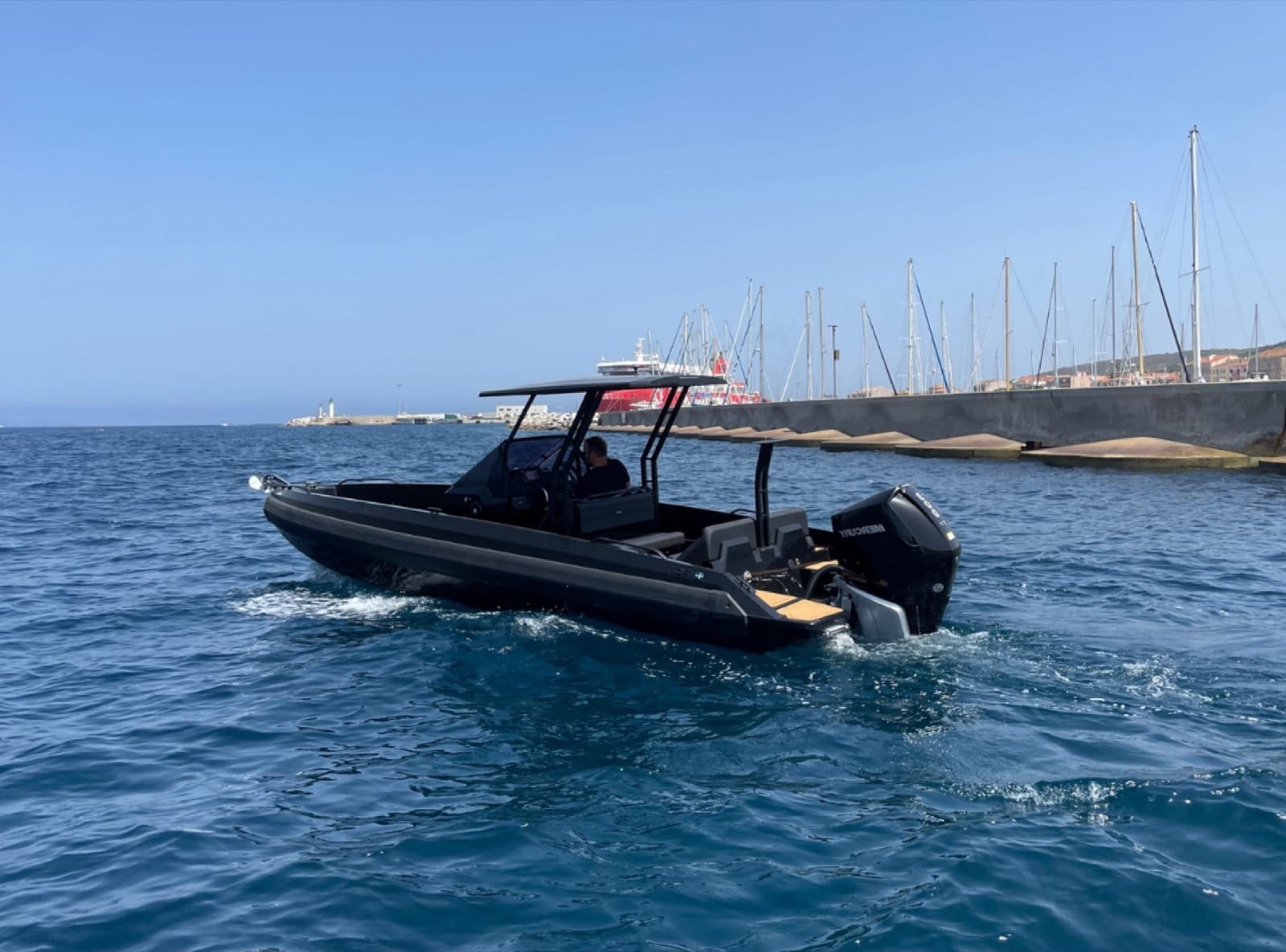 IRON 767 — bateau avec permis en location chez Marinaloc à Propriano, Corse-du-Sud