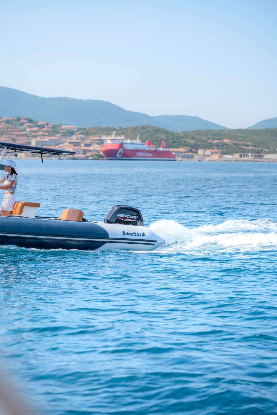 Paysage marin de la Corse-du-Sud vu depuis un bateau Marinaloc