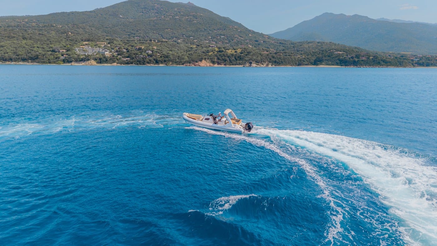Crique aux eaux turquoise en Corse-du-Sud, au départ de Propriano