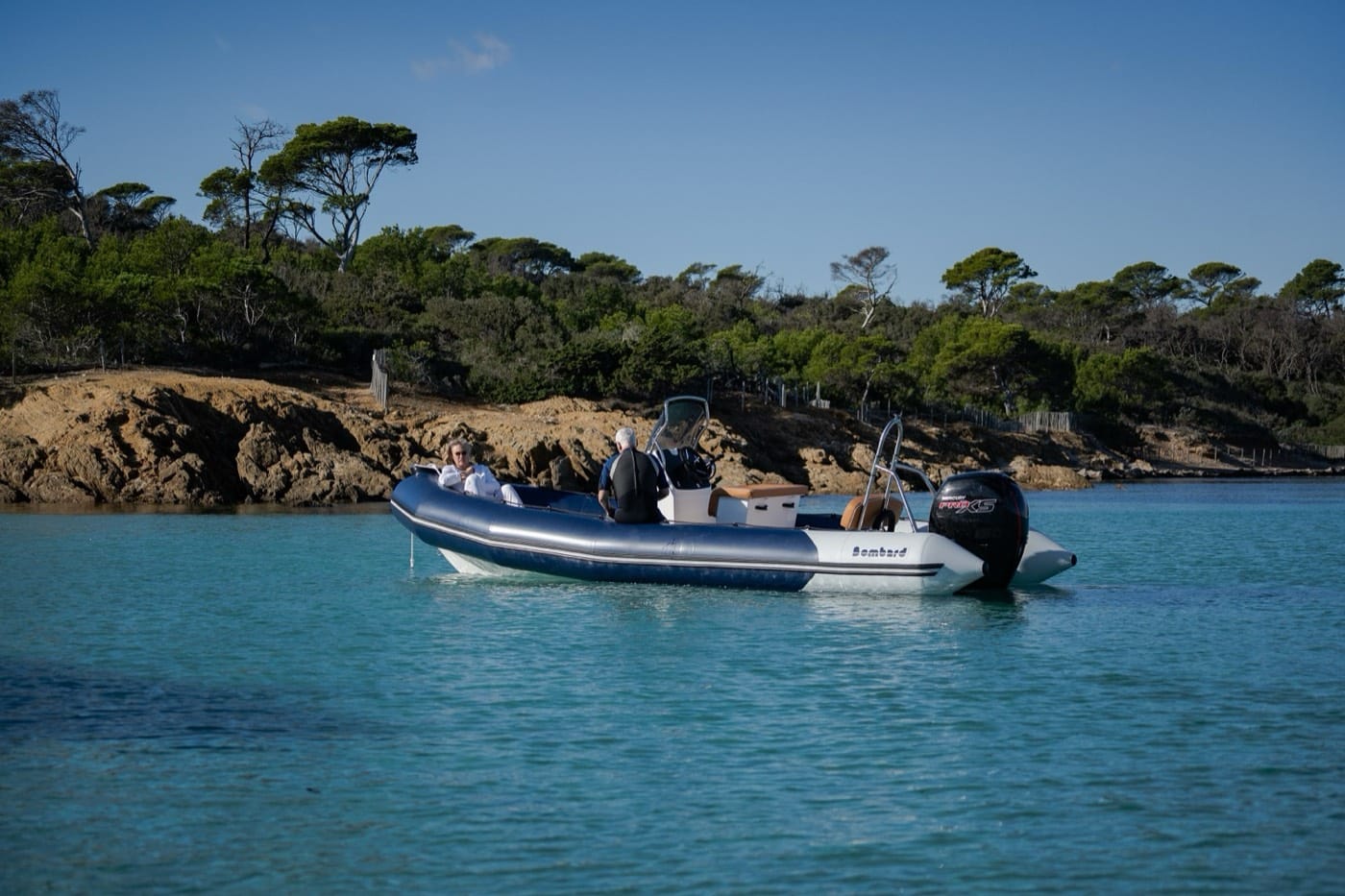 Paysage marin de la Corse-du-Sud vu depuis un bateau Marinaloc